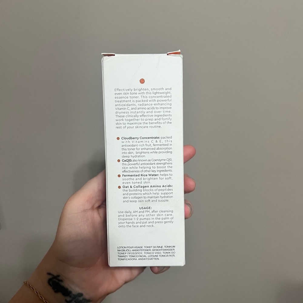 Glow Recipe Cloudberry Bright Essence Toner - Picture 2 of 5